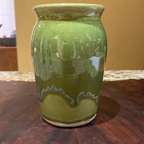 Studio art pottery bud vase 5.5 inches - Picture 4 of 8